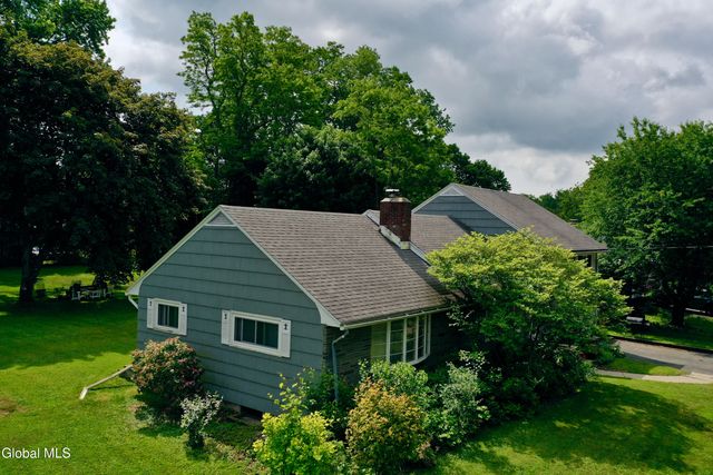10 Eastland Avenue, Gloversville, NY 12078