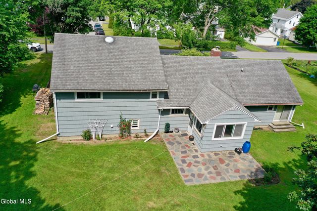 10 Eastland Avenue, Gloversville, NY 12078