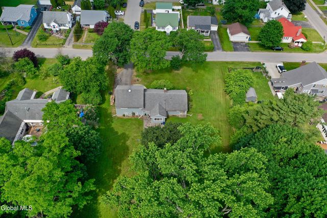 10 Eastland Avenue, Gloversville, NY 12078