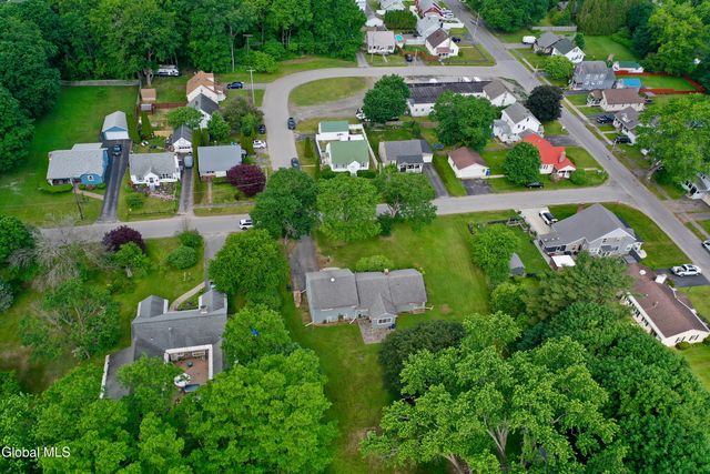 10 Eastland Avenue, Gloversville, NY 12078