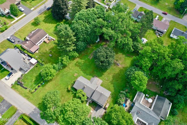 10 Eastland Avenue, Gloversville, NY 12078