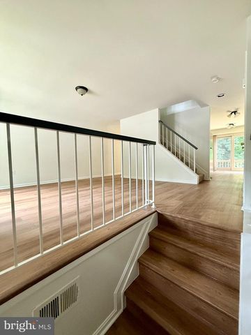 7881 WINTERCRESS LN, Springfield, VA 22152