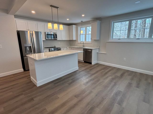 19 Woodmans Lane, Peterborough, NH 03458