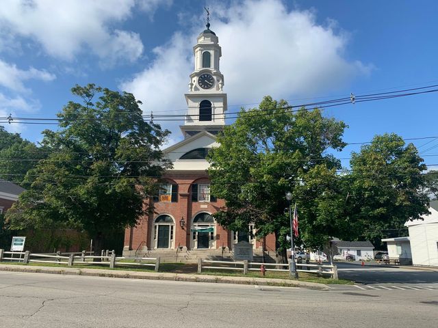 19 Woodmans Lane, Peterborough, NH 03458