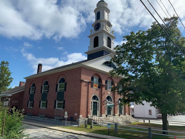 19 Woodmans Lane, Peterborough, NH 03458