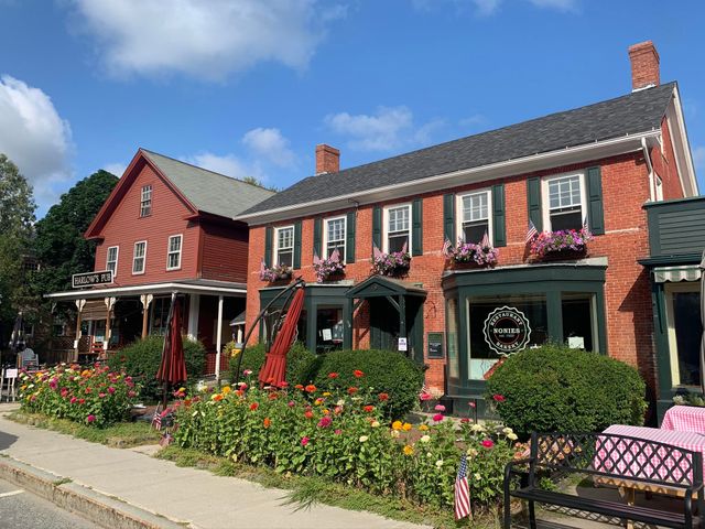 19 Woodmans Lane, Peterborough, NH 03458