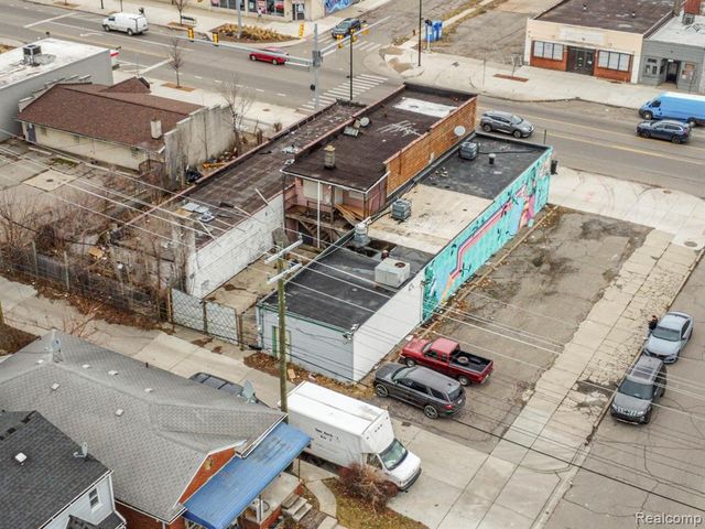 16815 W Warren Avenue, Detroit, MI 48228