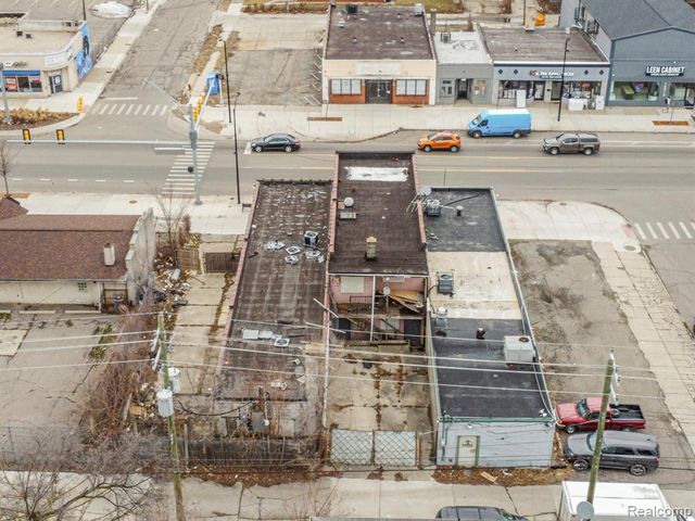 16815 W Warren Avenue, Detroit, MI 48228