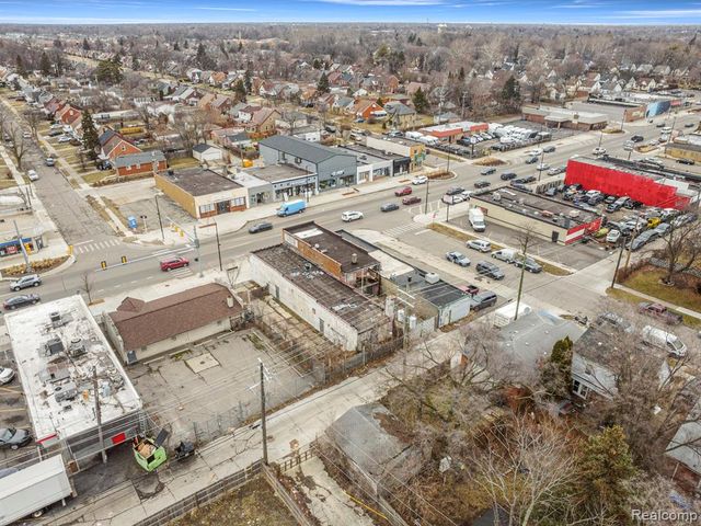 16815 W Warren Avenue, Detroit, MI 48228