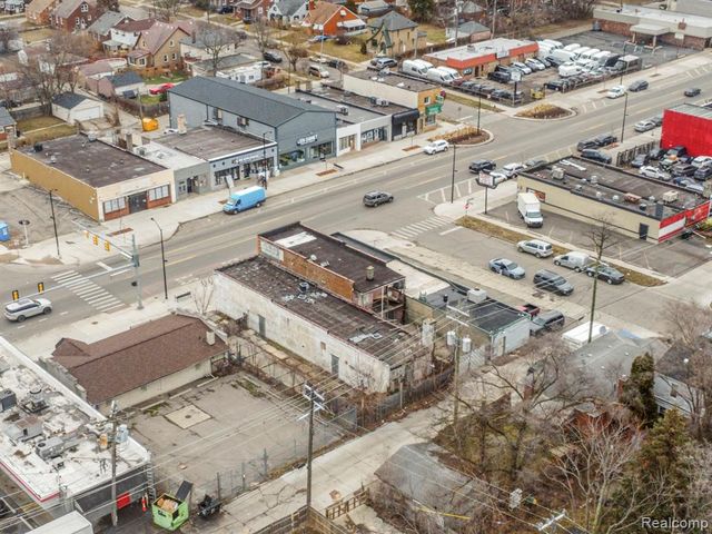 16815 W Warren Avenue, Detroit, MI 48228