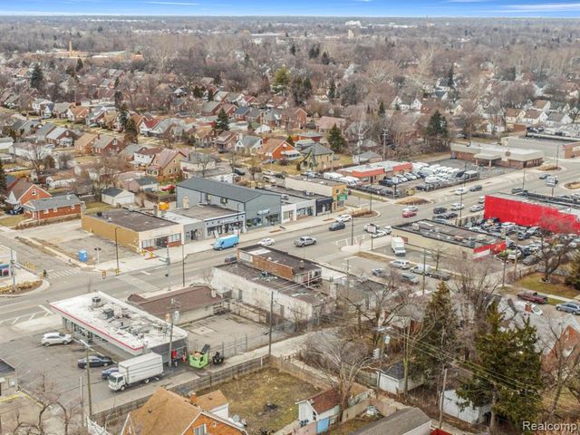 16815 W Warren Avenue, Detroit, MI 48228