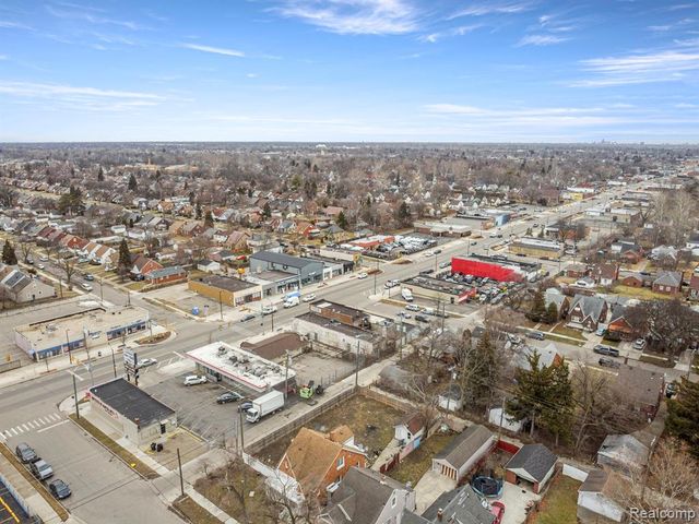 16815 W Warren Avenue, Detroit, MI 48228