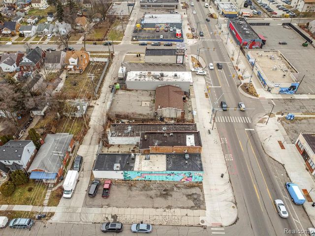 16815 W Warren Avenue, Detroit, MI 48228