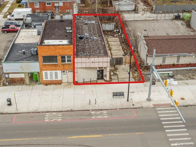 16815 W Warren Avenue, Detroit, MI 48228