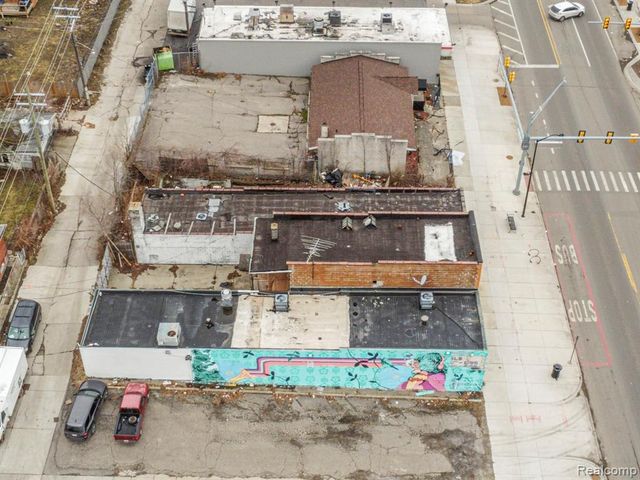 16815 W Warren Avenue, Detroit, MI 48228