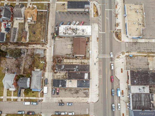 16815 W Warren Avenue, Detroit, MI 48228