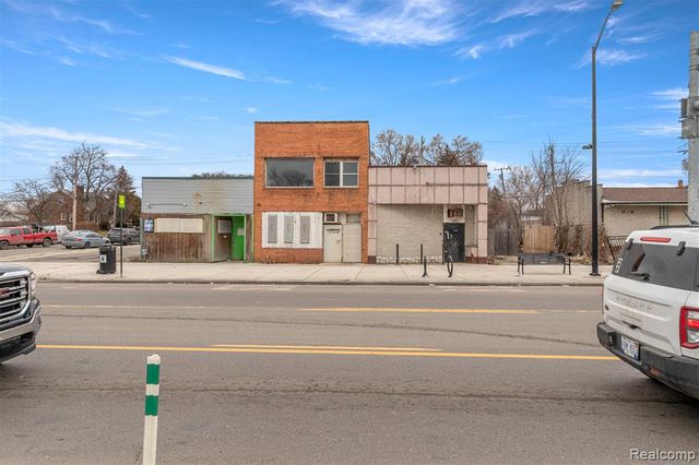 16815 W Warren Avenue, Detroit, MI 48228