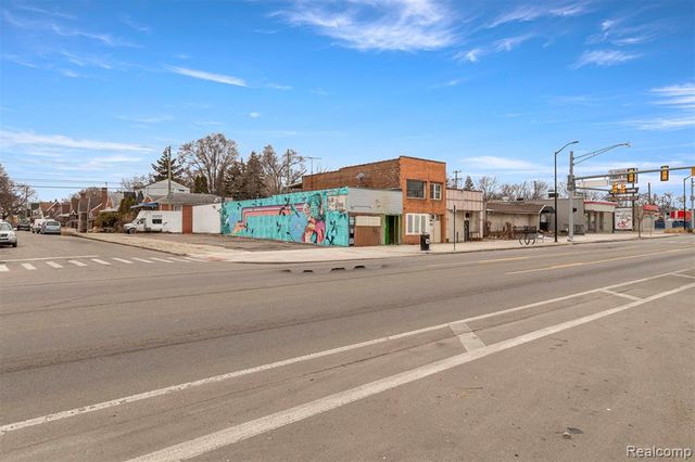 16815 W Warren Avenue, Detroit, MI 48228