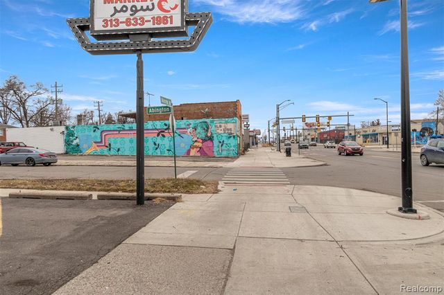 16815 W Warren Avenue, Detroit, MI 48228