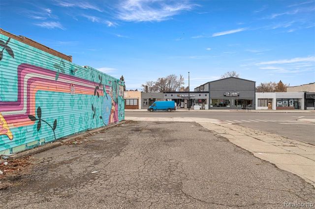 16815 W Warren Avenue, Detroit, MI 48228