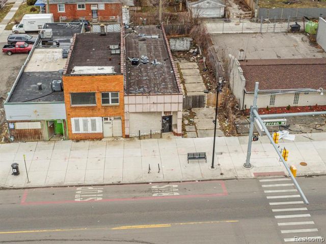 16815 W Warren Avenue, Detroit, MI 48228