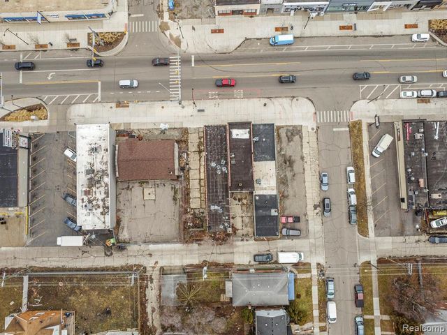 16815 W Warren Avenue, Detroit, MI 48228