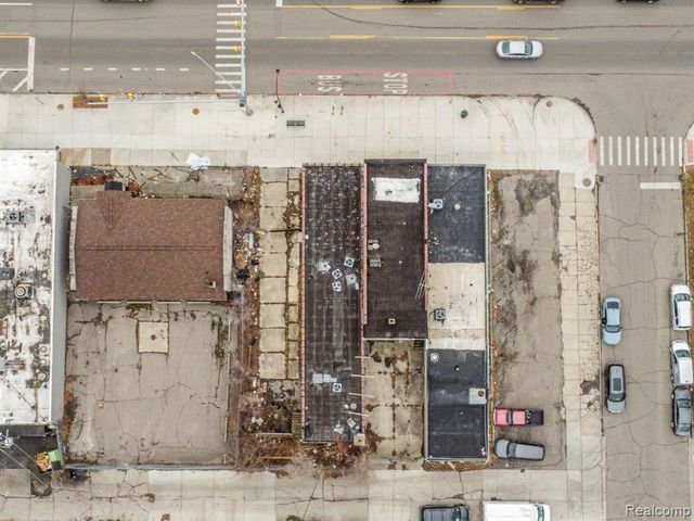 16815 W Warren Avenue, Detroit, MI 48228