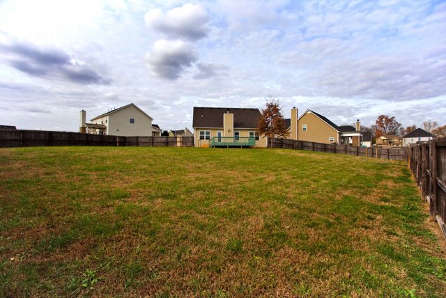 717 Elm St, Clarksville, TN 37040