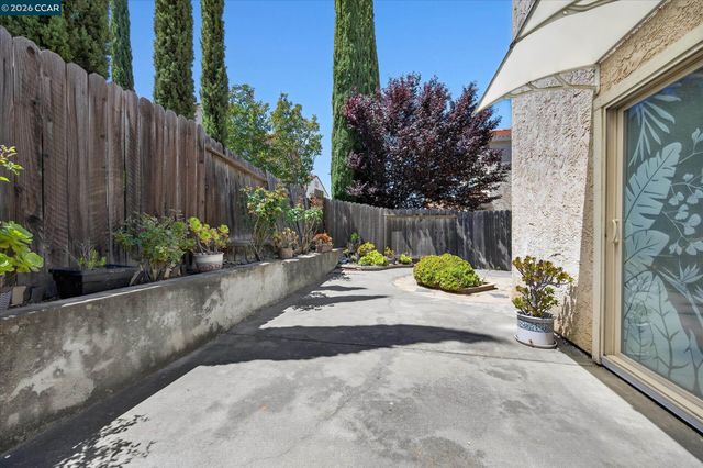 1026 Burnham Dr, Pittsburg, CA 94565