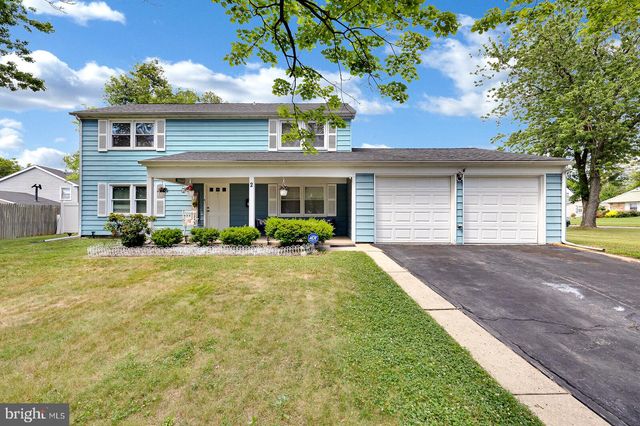 2 HARRINGTON CIR, Willingborough, NJ 08046