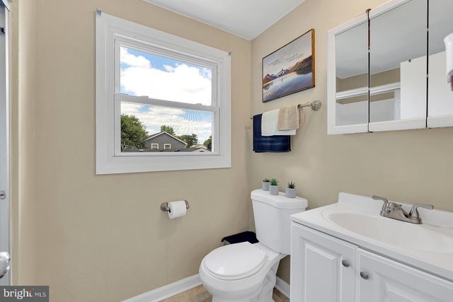 2 HARRINGTON CIR, Willingborough, NJ 08046