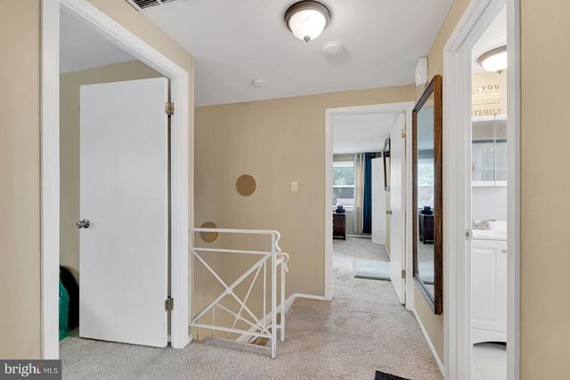 2 HARRINGTON CIR, Willingborough, NJ 08046