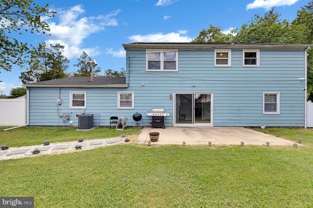 2 HARRINGTON CIR, Willingborough, NJ 08046