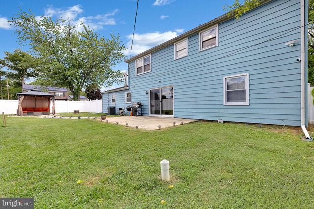 2 HARRINGTON CIR, Willingborough, NJ 08046