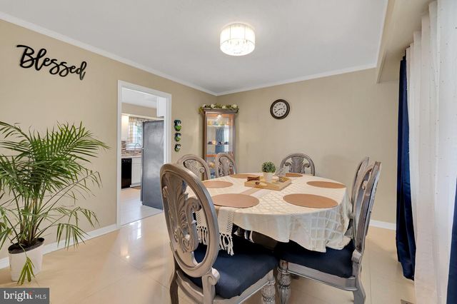 2 HARRINGTON CIR, Willingborough, NJ 08046