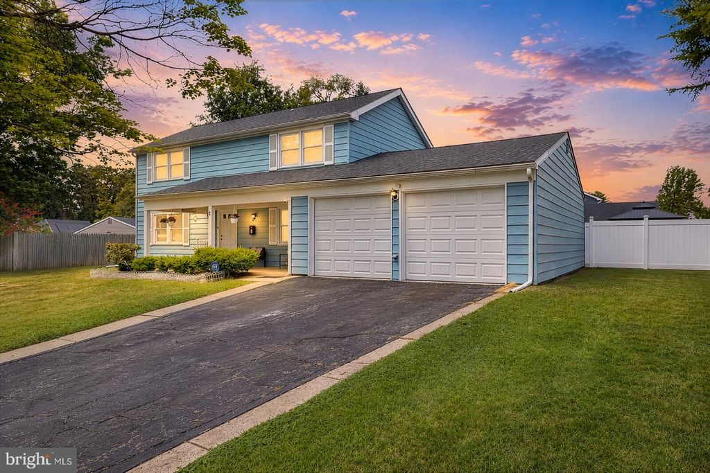 2 HARRINGTON CIR, Willingborough, NJ 08046