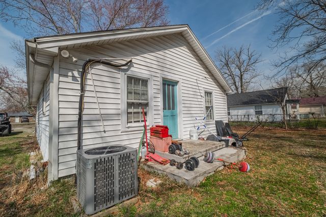 604 E Moore St, Tullahoma, TN 37388