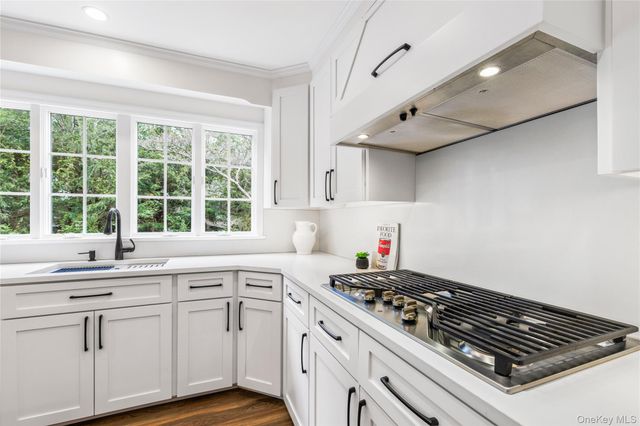 64 BRADFORD Avenue, Rye, NY 10580