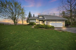 426 Laurel Lane, Valparaiso, IN 46385