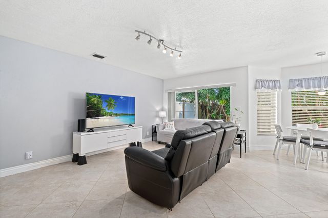 18956 La Costa Lane, Boca Raton, FL 33496