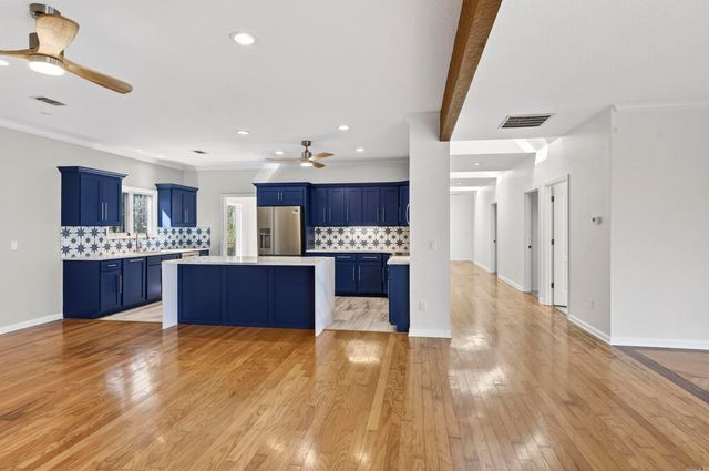 33 Marinero Way, Hot Springs Village, AR 71909