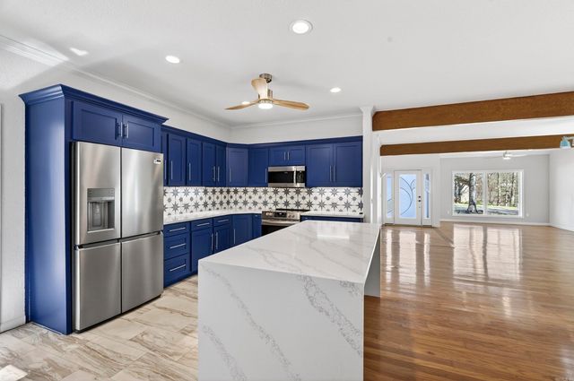 33 Marinero Way, Hot Springs Village, AR 71909