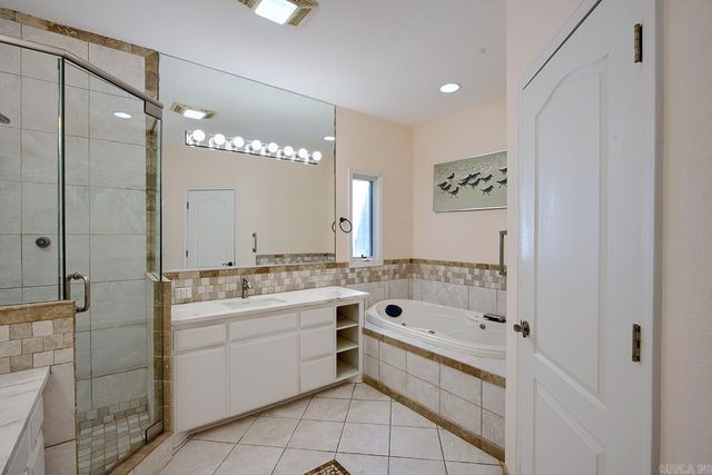 33 Marinero Way, Hot Springs Village, AR 71909