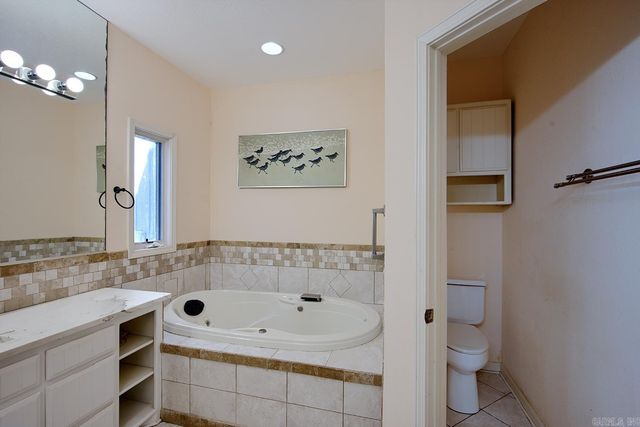 33 Marinero Way, Hot Springs Village, AR 71909