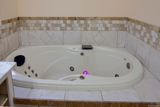 33 Marinero Way, Hot Springs Village, AR 71909