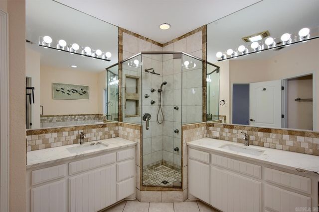 33 Marinero Way, Hot Springs Village, AR 71909