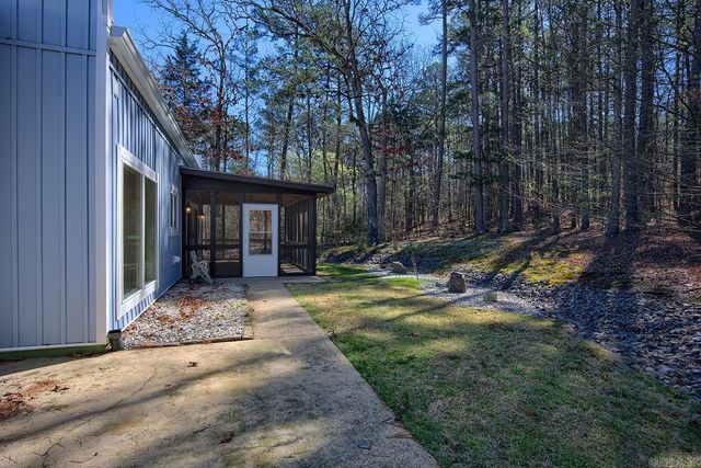 33 Marinero Way, Hot Springs Village, AR 71909