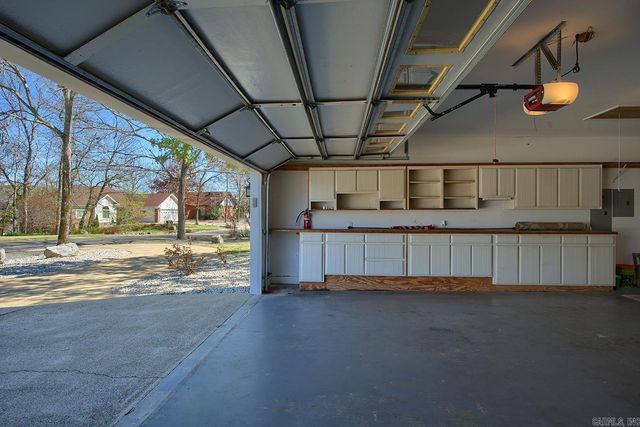 33 Marinero Way, Hot Springs Village, AR 71909