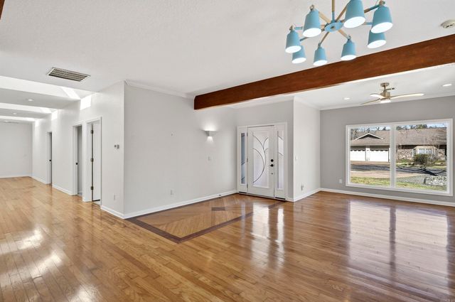 33 Marinero Way, Hot Springs Village, AR 71909