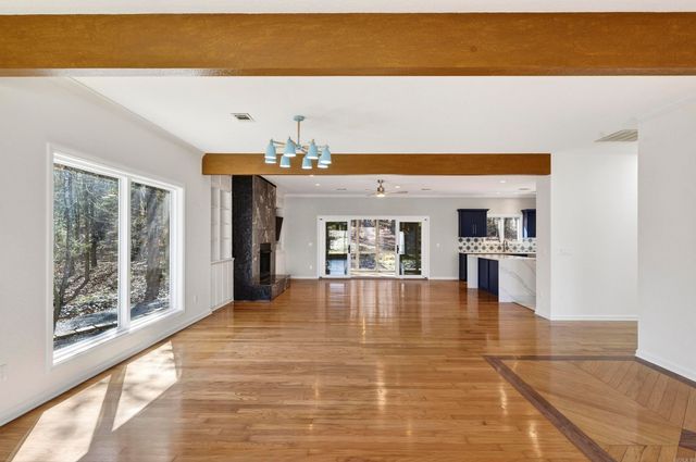 33 Marinero Way, Hot Springs Village, AR 71909